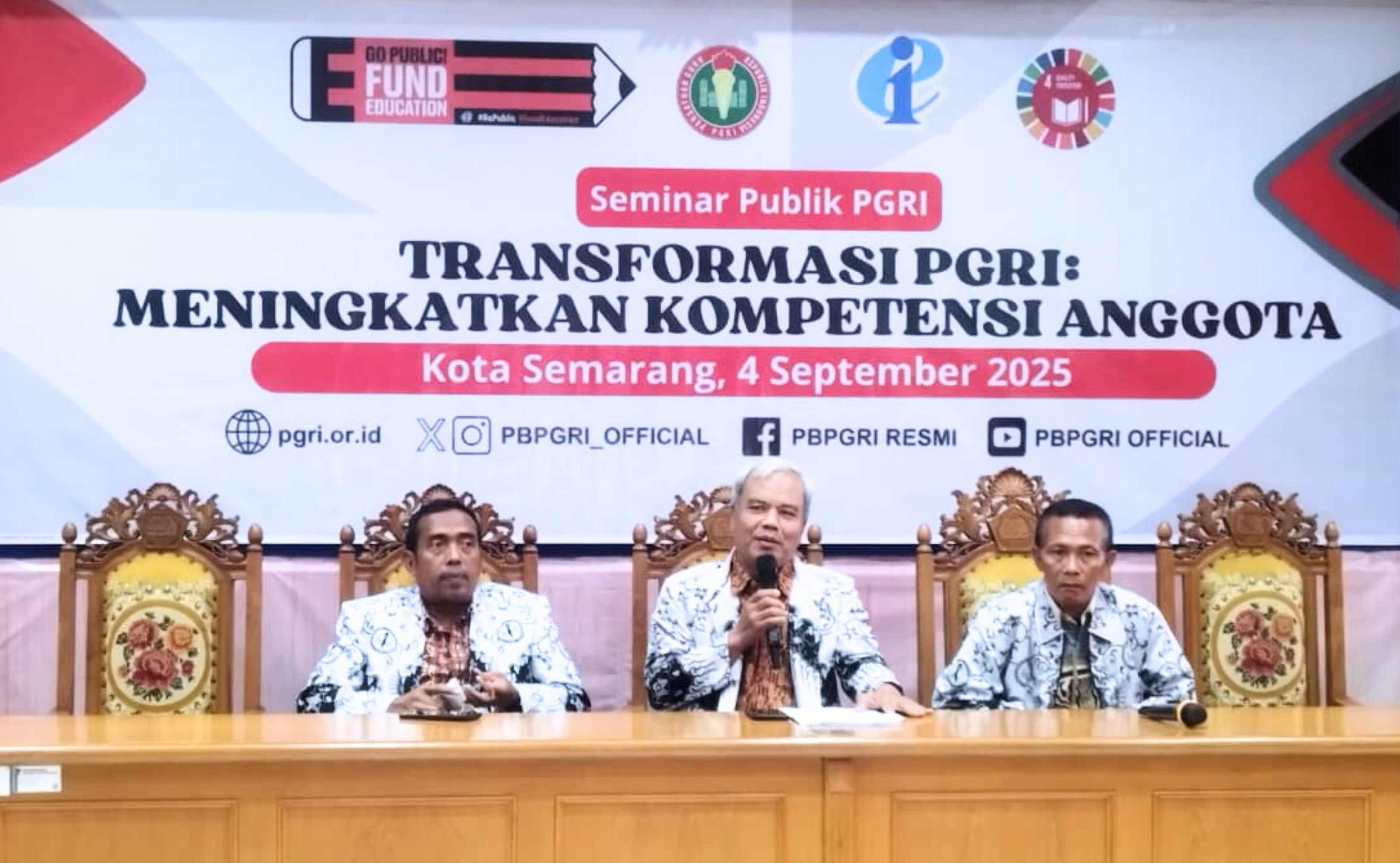 Seminar Publik PGRI dengan Tema 